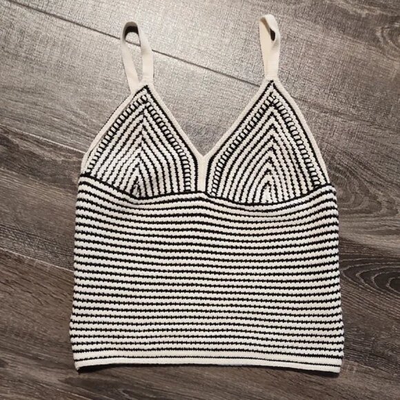 💋 MNG crochet knit Tank 💋 - Picture 1 of 3